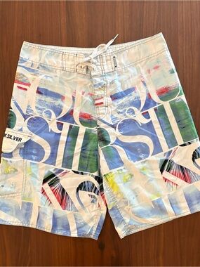 Quiksilver Graphic Board Shorts – Size 34